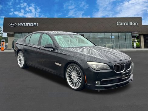 Used 2011 BMW 750i image 3