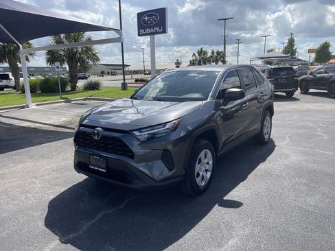 Used 2025 Toyota RAV4 LE FWD image 3