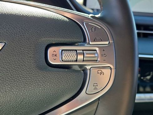 Used 2023 Genesis GV70 2.5T w/ Advanced Package image 27