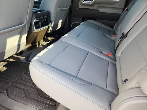 Used 2025 GMC Sierra 2500 SLT w/ SLT Premium Package AWD/4WD image 9
