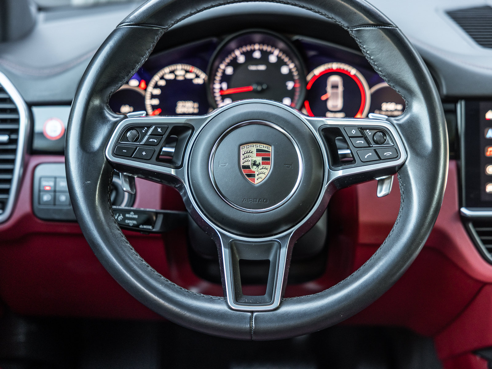 Certified 2023 Porsche Cayenne Platinum Edition AWD/4WD image 13
