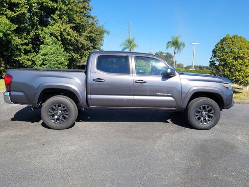 Certified 2021 Toyota Tacoma SR5 image 8