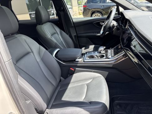Used 2022 Audi Q7 3.0T Premium Plus w/ Premium Plus Package AWD/4WD image 33