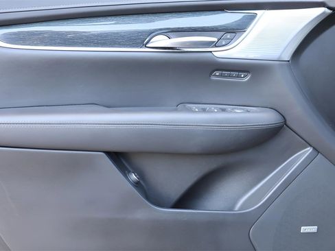 Used 2020 Cadillac XT5 Premium Luxury image 10