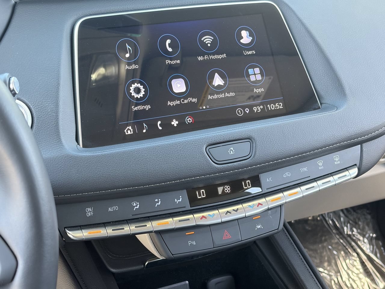 Certified 2023 Cadillac XT4 Luxury w/ Driver Awareness Package FWD image 27