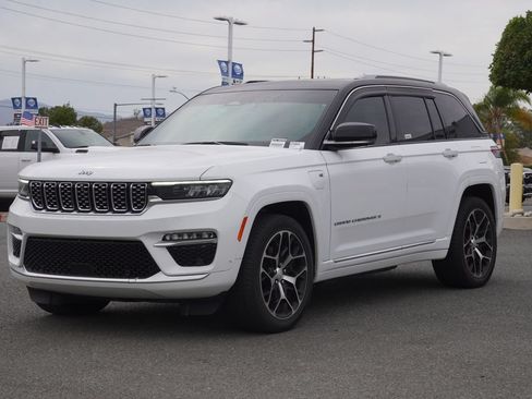 Certified 2022 Jeep Grand Cherokee Summit AWD/4WD image 2