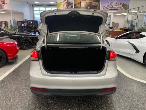 Used 2017 Kia Forte LX FWD image 30