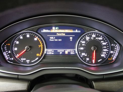 Certified 2025 Audi Q5 2.0T Premium image 15