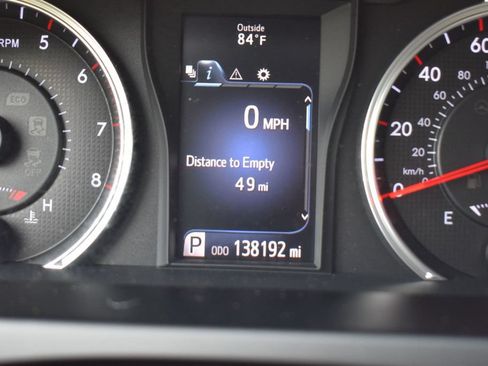 Used 2016 Toyota Camry SE FWD image 25