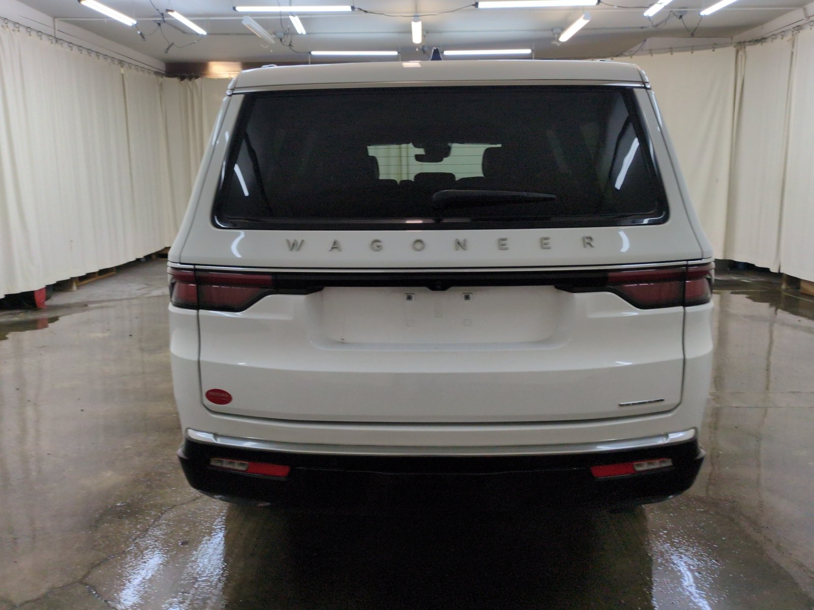 Used 2024 Jeep Wagoneer L Series II w/ Flexible Seating Group AWD/4WD image 6