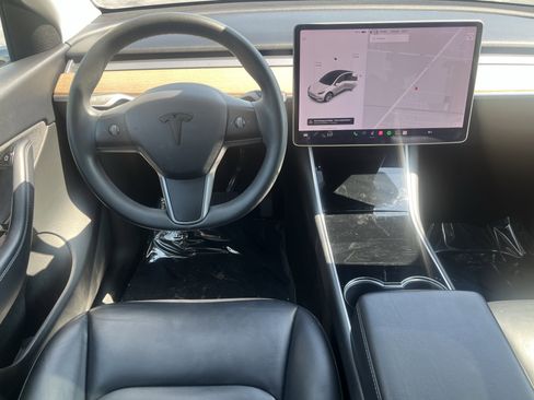 Used 2021 Tesla Model Y Long Range AWD/4WD image 19