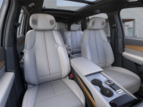 New 2026 Cadillac Vistiq Luxury w/ LPO, Floor Liner Package image 16