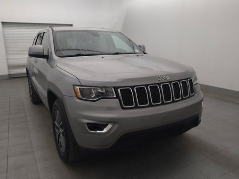 Used 2018 Jeep Grand Cherokee Laredo RWD image 13