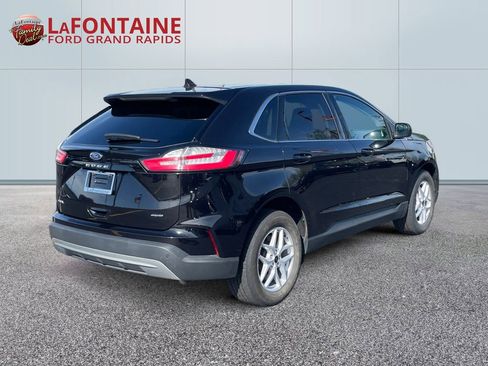 Used 2024 Ford Edge SEL AWD/4WD image 7