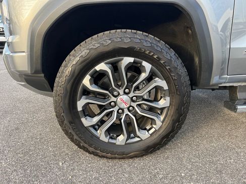 Certified 2025 GMC Canyon Denali image 27