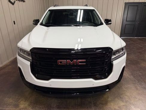 Used 2023 GMC Acadia SLE w/ Driver Convenience Package image 2