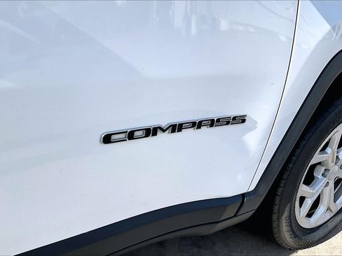Used 2024 Jeep Compass Latitude AWD/4WD image 10