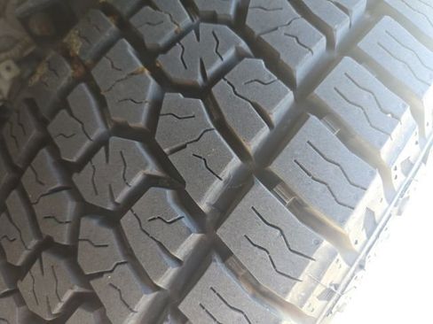 Used 2015 Jeep Cherokee Trailhawk AWD/4WD image 4