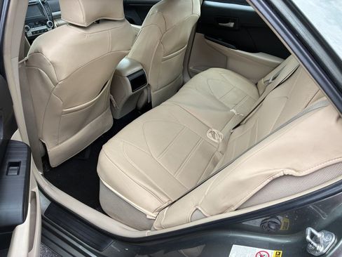 Used 2014 Toyota Camry LE FWD image 12