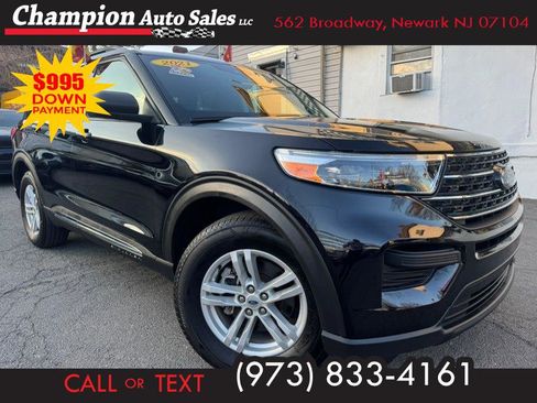 Used 2021 Ford Explorer XLT image 1