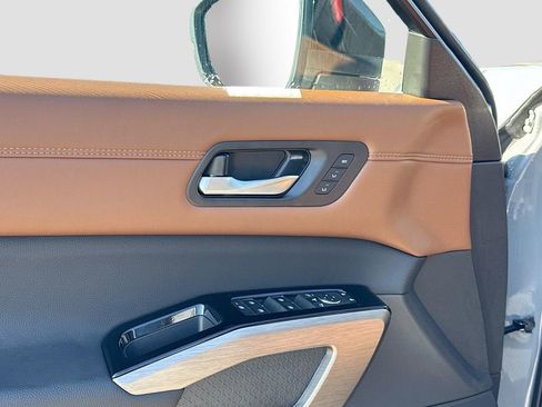 Used 2025 Nissan Pathfinder Platinum w/ Cargo Package image 16