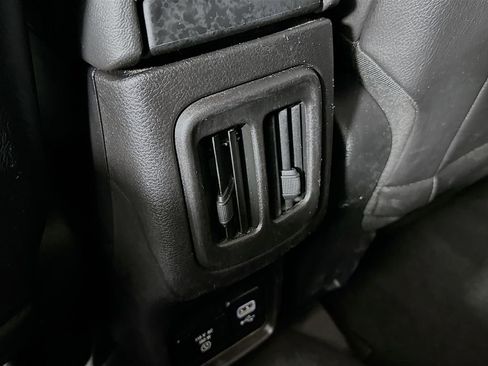 Certified 2019 Jeep Compass Latitude w/ Cold Weather Group image 31