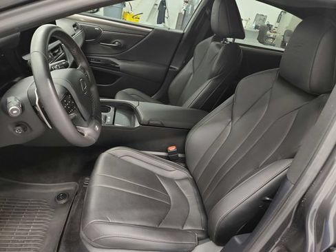 Used 2024 Lexus ES 300h F Sport w/ Accessory Package (Z2) FWD image 18