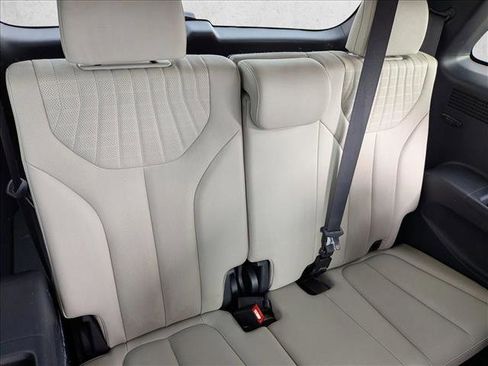 Used 2024 Hyundai Palisade Limited FWD image 19