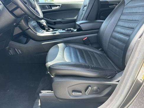 Used 2016 Ford Edge SEL w/ Equipment Group 201A FWD image 10