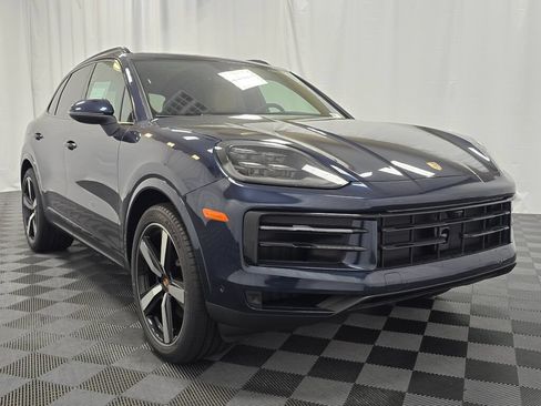Certified 2026 Porsche Cayenne AWD/4WD image 9