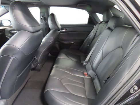 Used 2021 Toyota Avalon XLE w/ Moonroof Package FWD image 30