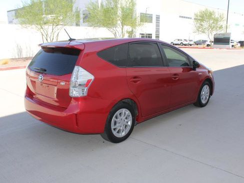 Used 2012 Toyota Prius V Three w/ Preferred Accessory Pkg FWD image 5