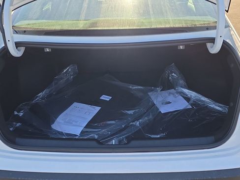 New 2025 Kia K4 LXS image 12