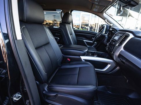 Used 2018 Nissan Titan PRO-4X image 34