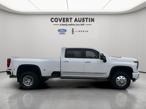 Used 2024 Chevrolet Silverado 3500 High Country w/ Technology Package image 6