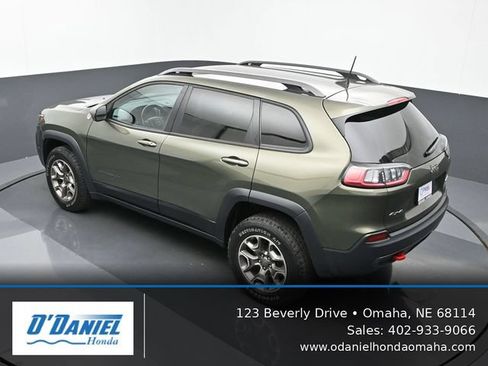 Used 2020 Jeep Cherokee Trailhawk w/ Cold Weather Group AWD/4WD image 15