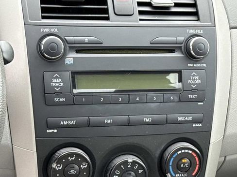 Used 2010 Toyota Corolla LE FWD image 19