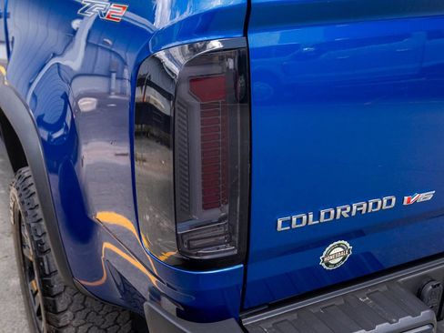 Used 2019 Chevrolet Colorado ZR2 w/ ZR2 Dusk Special Edition AWD/4WD image 37