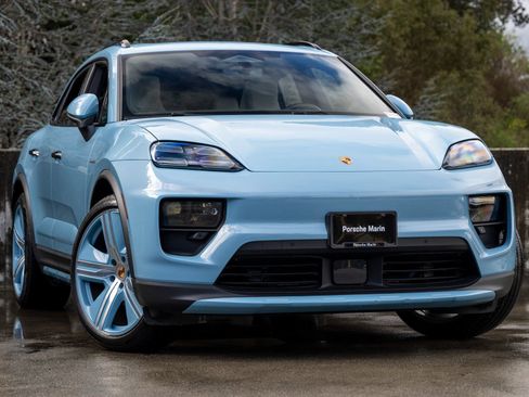 Certified 2025 Porsche Macan Electric image 6