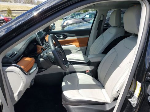 Used 2022 Jeep Compass Limited AWD/4WD image 10