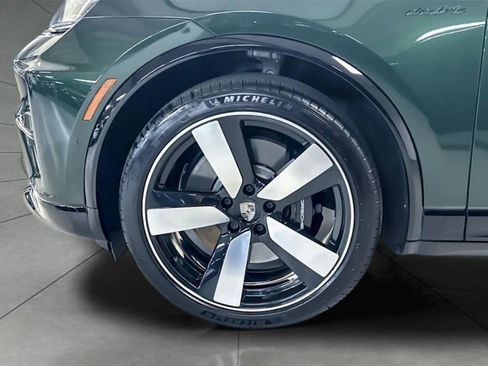 Certified 2024 Porsche Macan Turbo Electric image 32