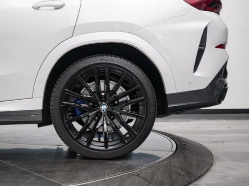Used 2022 BMW X6 M50i image 16