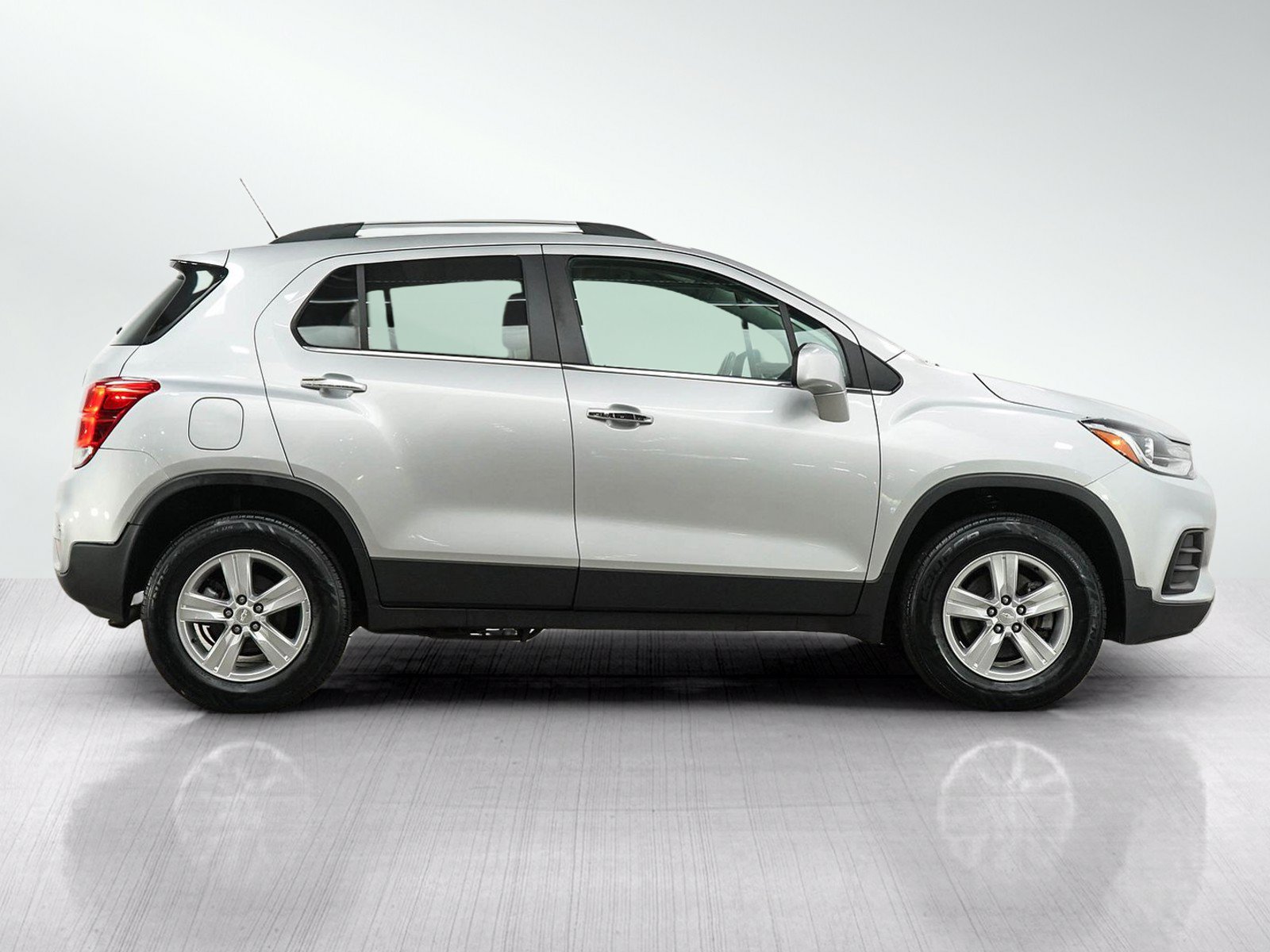 Used 2019 Chevrolet Trax LT w/ Driver Confidence Package AWD/4WD image 6