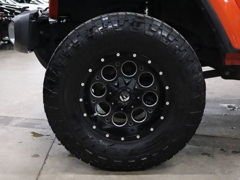 Used 2019 Jeep Wrangler Unlimited Sahara image 36