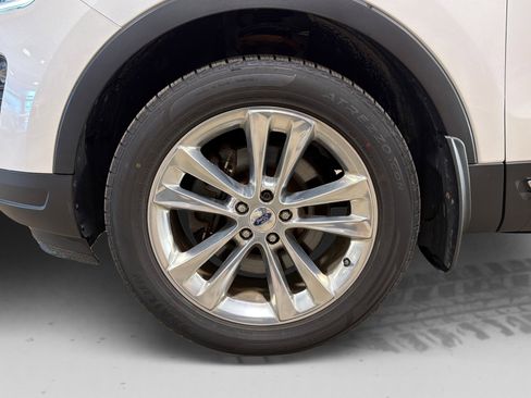 Used 2018 Ford Explorer XLT w/ Equipment Group 202A AWD/4WD image 49