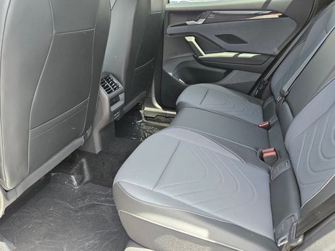 New 2026 Volkswagen Tiguan SE R-Line FWD image 15