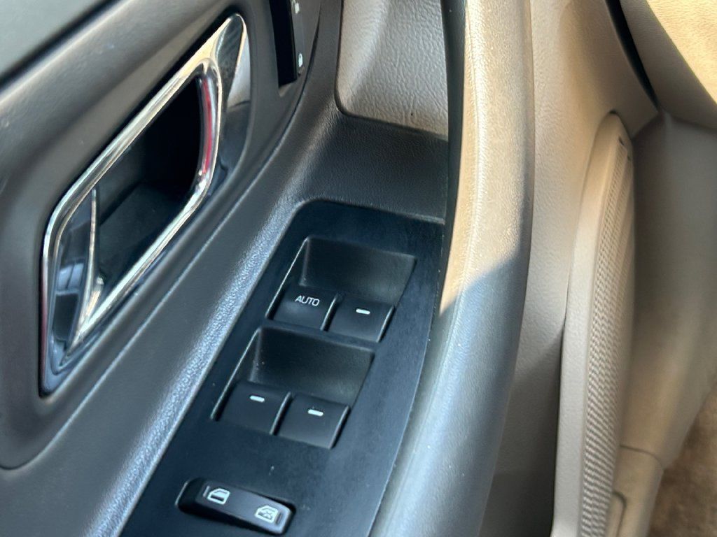 Used 2011 Ford Taurus SEL w/ 201A Rapid Spec Order Code FWD image 29