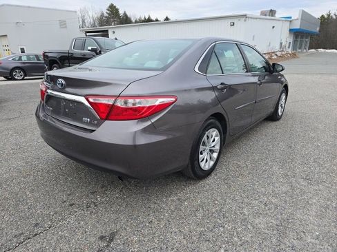 Used 2015 Toyota Camry XLE image 5