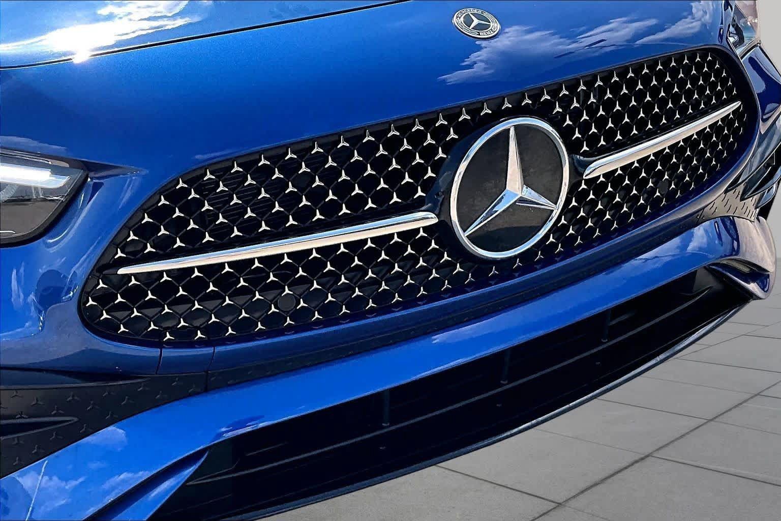 Used 2025 Mercedes-Benz CLE 450 4MATIC Coupe image 30
