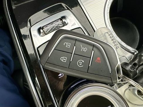 Used 2024 Cadillac Lyriq Tech AWD/4WD image 18